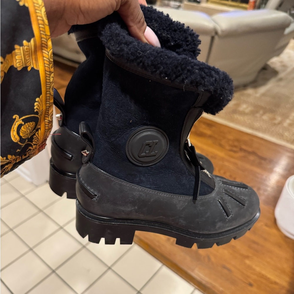 Christian louboutin boots.
Very fly !!!